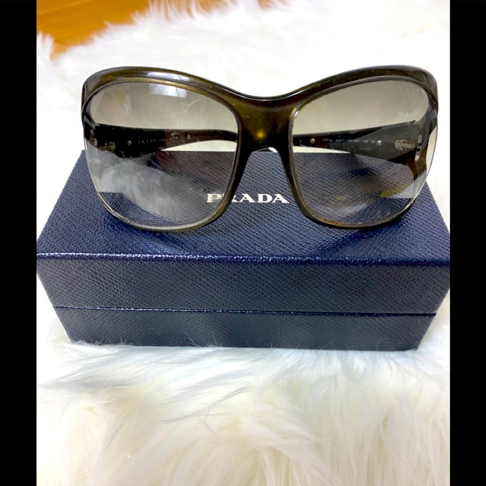 Women Prada sunglasses